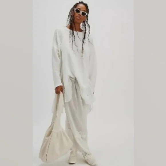 White Free People Poets Pullover Sweatshirt w/ ruffle hem size SP - Picture 1 of 15